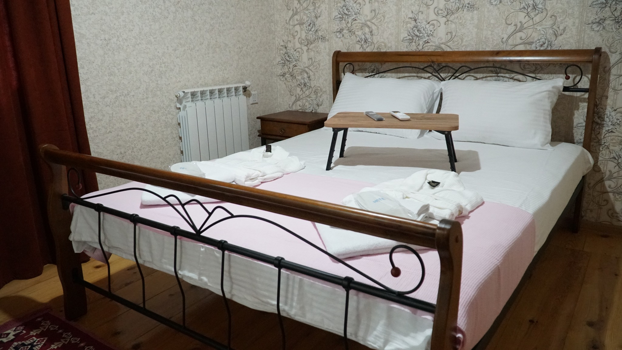 Deluxe Room - Bed